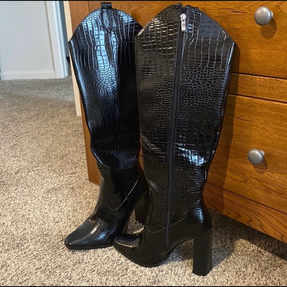 Never Worn Black Boots, Size 6 - Picture 2 of 6